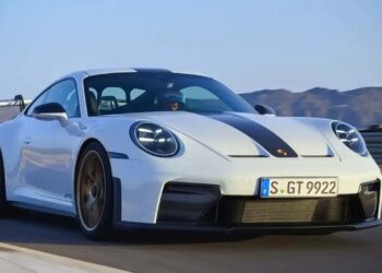 Porsche celebra 25 anos do GT3 com versão 992.2 de 502cv aspirado