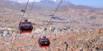 Essa capital localizada entre montanhas surpreende pela qualidade de vida e transporte