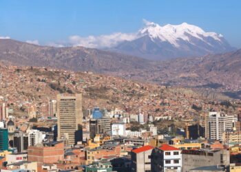 Essa capital localizada entre montanhas surpreende pela qualidade de vida e transporte