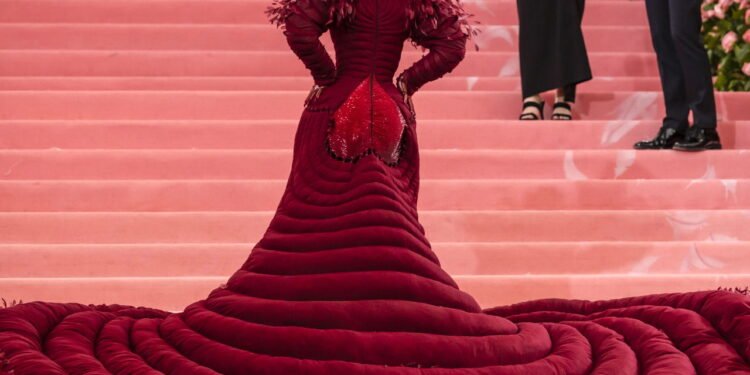 Conheça o poderoso tema do MET Gala 2025 e seus anfitriões icônicos
