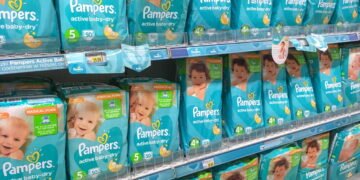 Cuidado! Esse golpe cruel promete fraldas grátis e choca vítimas