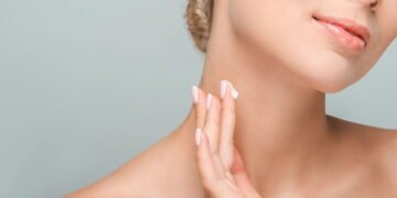 Truques de beleza para deixar a pele do pescoço mais firme