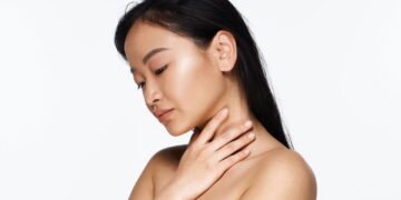 Truques de beleza para deixar a pele do pescoço mais firme