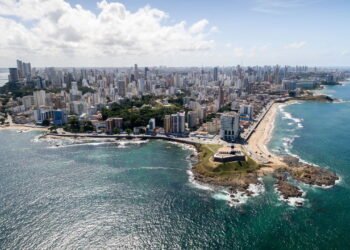 Essa cidade conquista turistas com fé, cores e sabores que viram rotina na vida de moradores