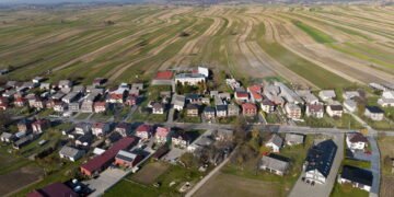 Já imaginou viver em uma cidade com apenas uma rua?