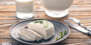 Menos gordura e mais proteína! Veja os motivos para comer mais queijo branco
