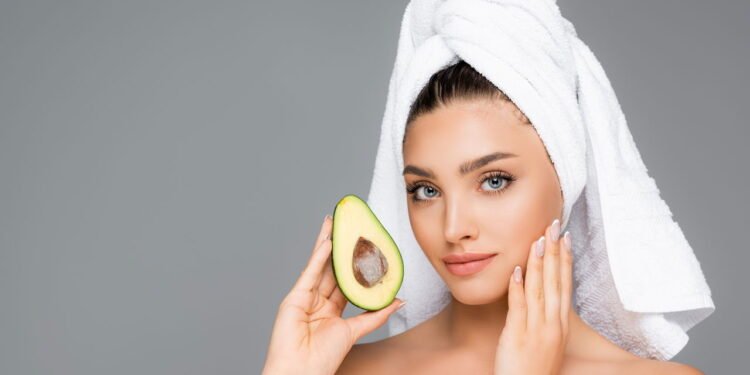 Abacate e o autocuidado - Créditos: depositphotos.com / IgorVetushko