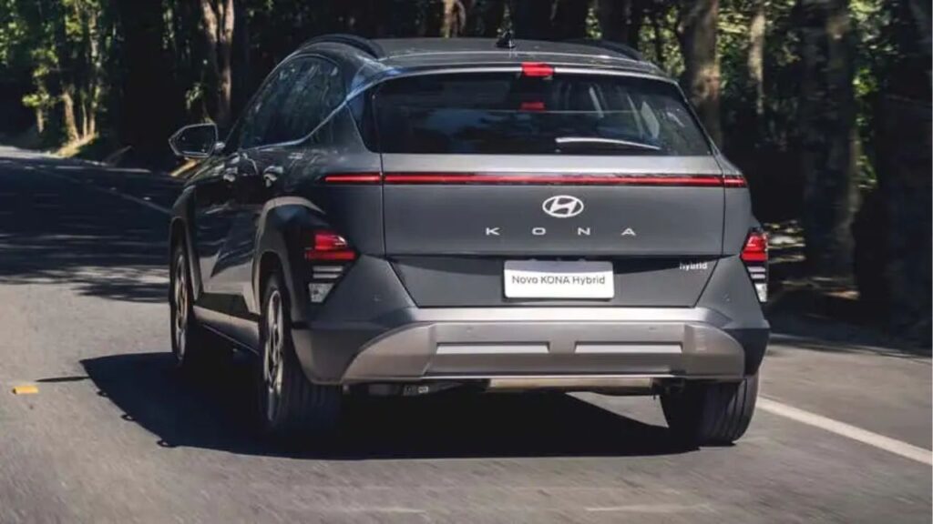 O Kona Hybrid une eficiência, tecnologia e design futurista para desafiar os líderes do segmento com detalhes que impressionam de verdade.