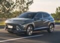 O Kona Hybrid une eficiência, tecnologia e design futurista para desafiar os líderes do segmento com detalhes que impressionam de verdade.