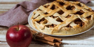Transforme sua tarde com esse bolo de maçã fácil e acolhedor