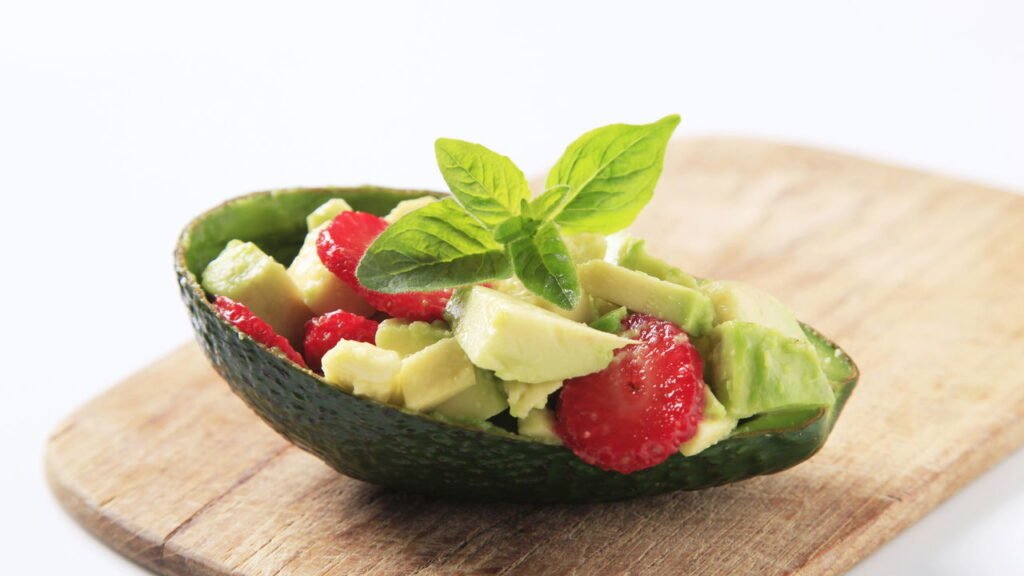 5 usos geniais para cascas de abacate na sua casa