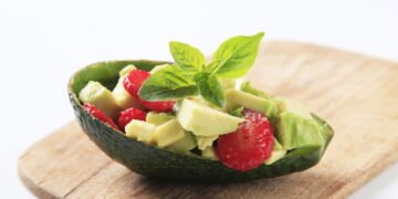 5 usos geniais para cascas de abacate na sua casa