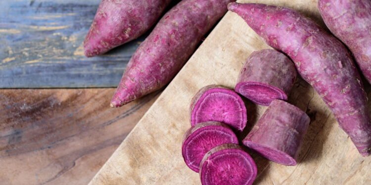 Batata doce roxa - Créditos: depositphotos.com / nungning20