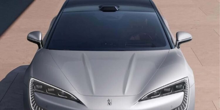 BYD lança sedã elétrico de 1.300cv que promete humilhar superesportivos