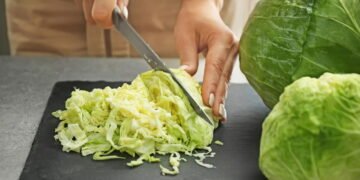 Entenda como a couve pode prevenir doenças crônicas e melhorar sua digestão