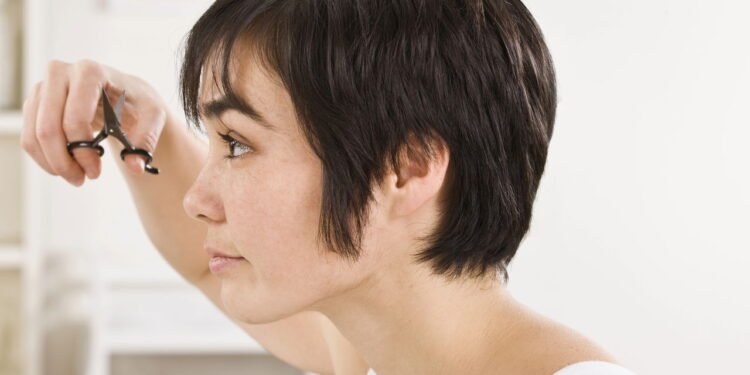 Cabelo com franja - Créditos: depositphotos.com / Spaces