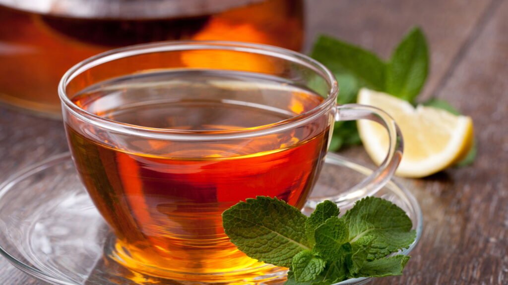 3 ingredientes naturais para um chá relaxante que combate a insônia