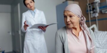 Dra. Olívia Grimaldi, patologista, reforça importância do diagnóstico precoce para essa doença