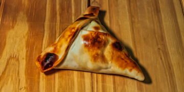 Essa receita de esfirra está conquistando as casas brasileiras