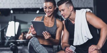 Influencers fitness e os riscos ocultos do mundo digital