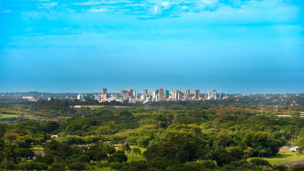 Essa cidade na fronteira do Brasil está surpreendendo turistas do mundo inteiro