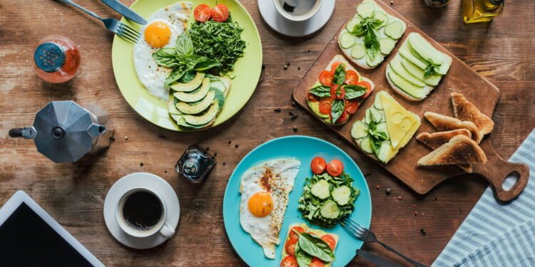 Comer os alimentos em uma ordem específica faz diferença na nossa saúde?