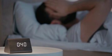 A nova moda contra a insônia, verdade ou mito? Veja se esse chá pode resolver seu problema