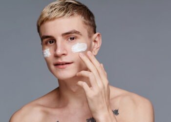 Cuidados essenciais com a pele masculina para manter a autoestima elevada