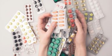 Esse medicamento simples que você tem em casa pode causar deficiência de B12 e demência