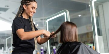 Melhor dia para cortar o cabelo para trazer boas energias no final do ano de 2025 e quais signos vão se beneficiar