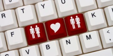 Muita atenção ao golpe do namoro online! Aprenda a identificar sinais de fraude