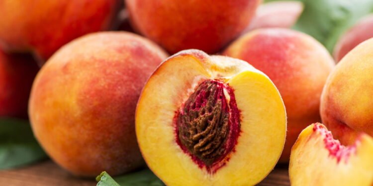 Por que o pêssego faz tão bem? Conheça os benefícios dessa fruta incrível