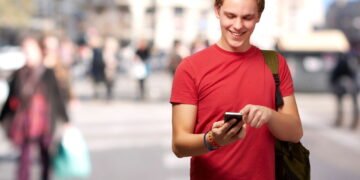 Famosa marca de celular lança modelo mais barato e ele vem com uma super tela