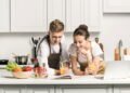O erro que quase todo mundo comete na cozinha e pode causar incêndios