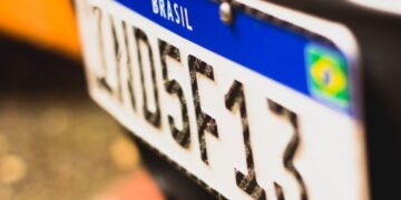 Se você é motorista, então precisa ver esse comunicado sobre o prazo de troca da placa Mercosul