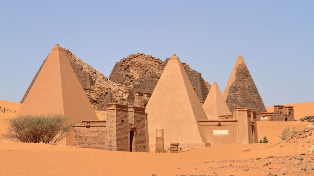 Conheça o país que abriga mais de 250 pirâmides, mas não é o Egito!