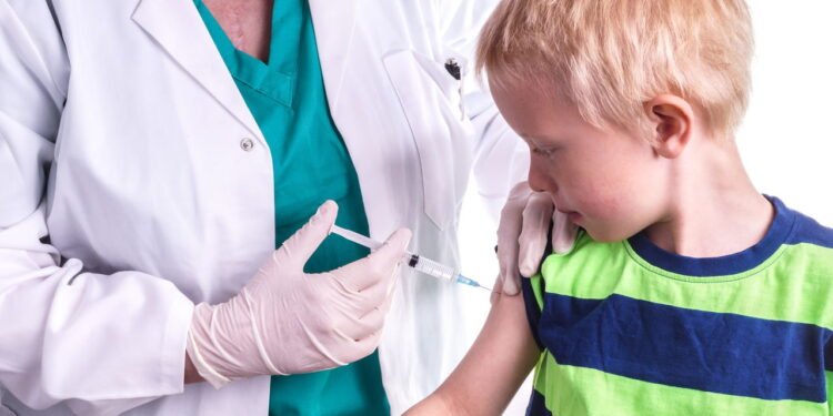 Vacina contra Covid-19 deixa de ser recomendada para crianças e gestantes saudáveis