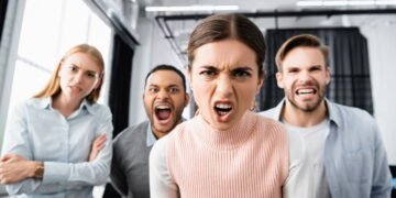 A melhor forma de lidar com provocações sem perder o controle