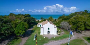 As melhores praias da Bahia para você curtir com a família nas férias