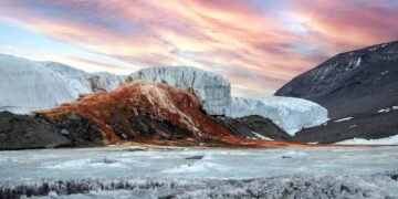 Essa geleira “sangrando” intriga cientistas há mais de 100 anos