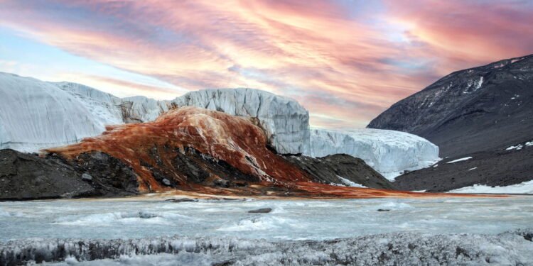 Essa geleira “sangrando” intriga cientistas há mais de 100 anos