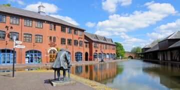 Uma joia escondida com casas históricas e passeios de gôndola vem surpreendendo