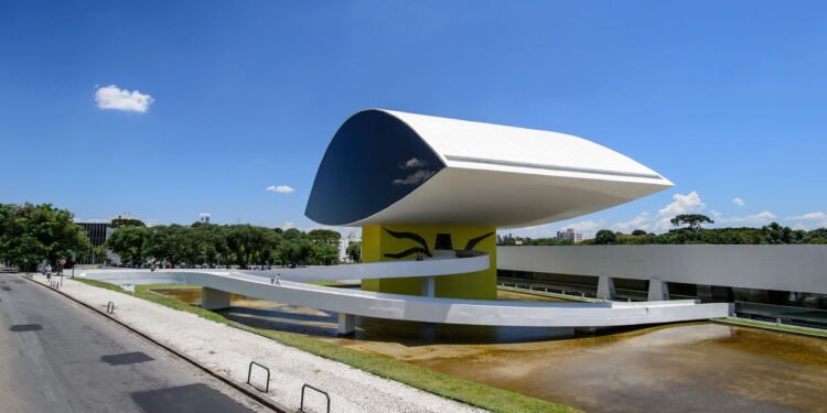 Essa cidade criou uma linha de ônibus que circula apenas em áreas turísticas