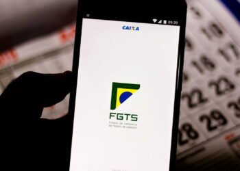 Veja quando você pode sacar o FGTS e como solicitar direto pelo celular