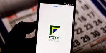 Veja quando você pode sacar o FGTS e como solicitar direto pelo celular