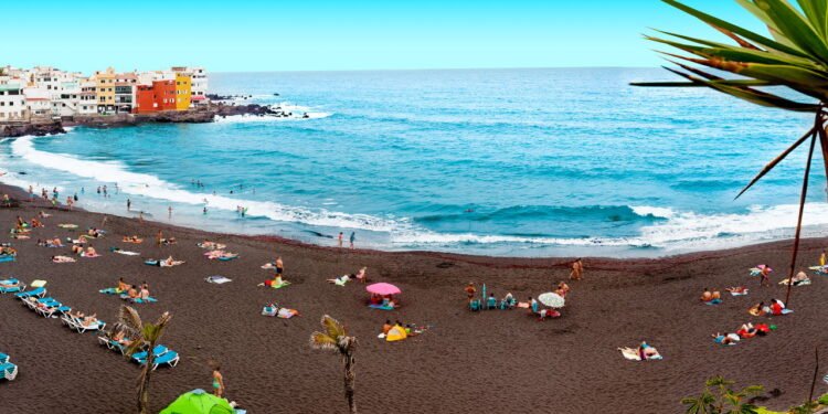 O clima perfeito está atraindo multidões para estas ilhas