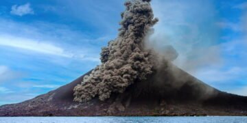 O som mais alto da história! Explosão do vulcão Krakatoa pode ser ouvida do outro lado do planeta