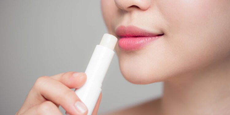 Lábios hidratante - Créditos: depositphotos.com / makistock
