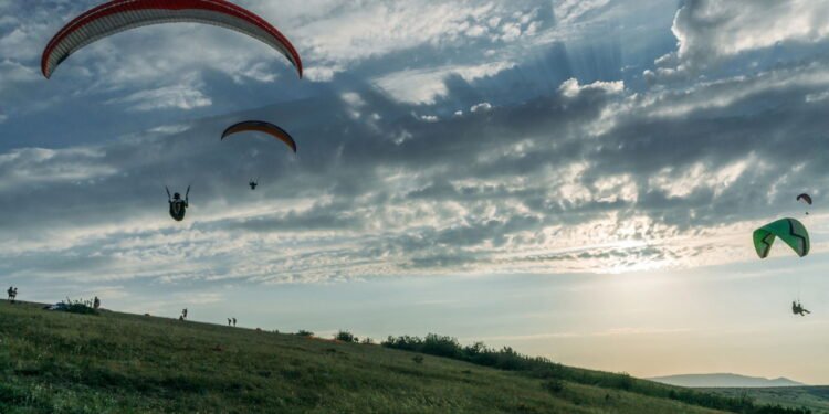 Paraquedismo, paisagens incríveis e emoção garantida no Brasil
