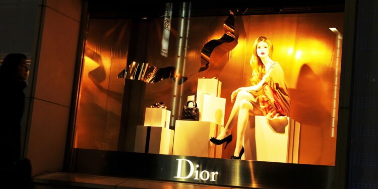 Perfumes - Créditos: depositphotos.com / lucianmilasan